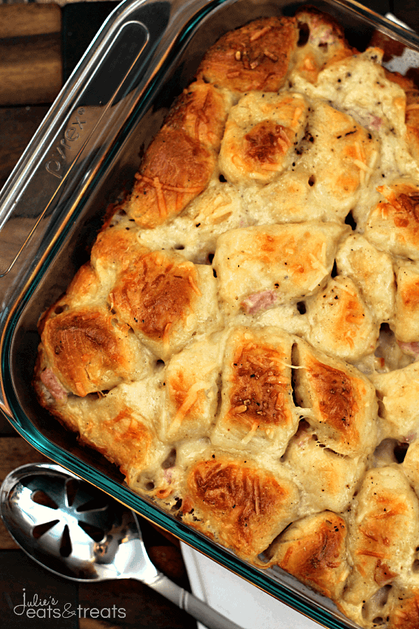 Comforting Carbonara Bubble Up ~ Biscuits Loaded with Cheesy Classic Alfredo Sauce, Garlic, Bacon and Cheese!