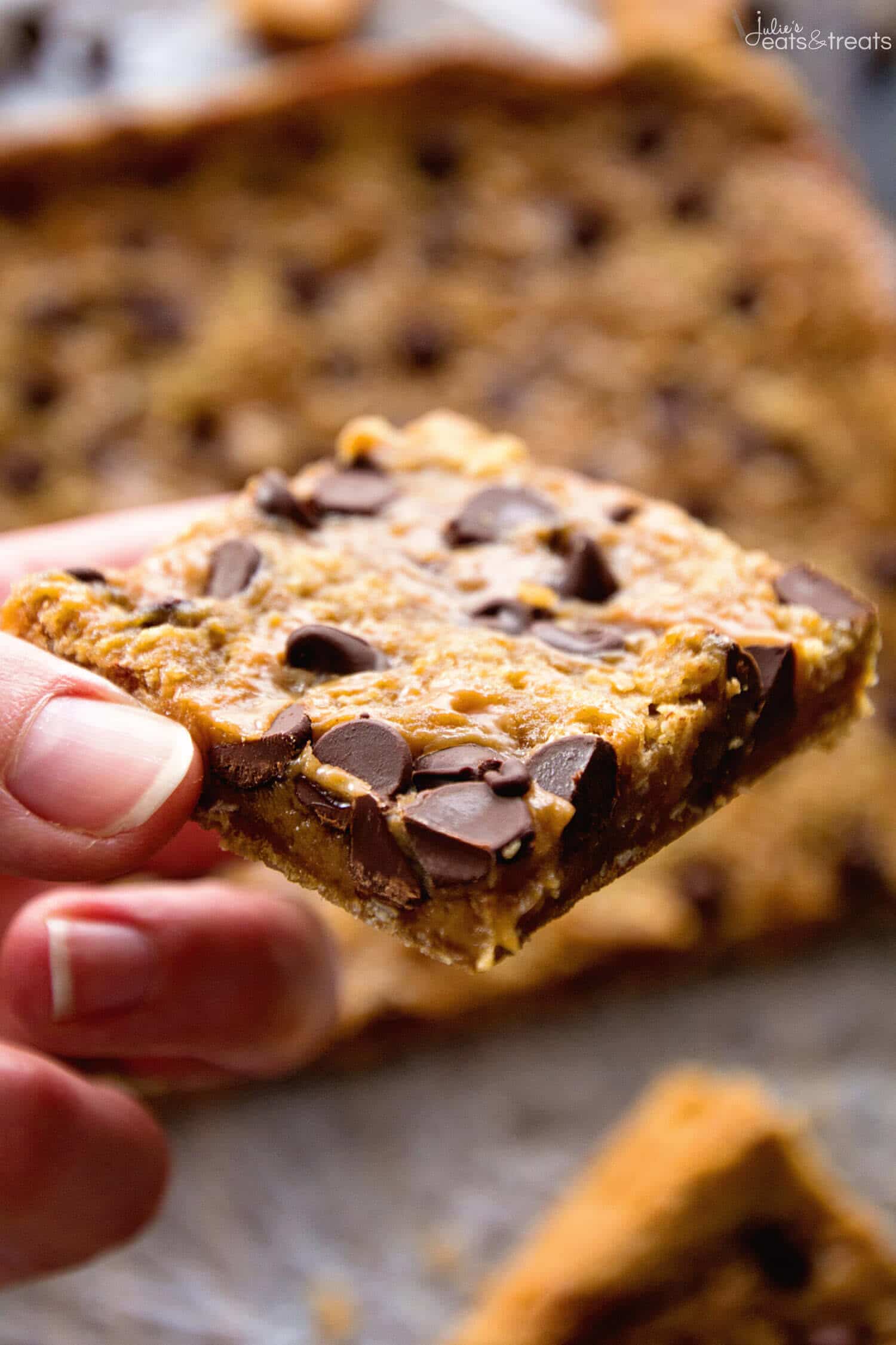 Caramel Oatmeal Bars ~ These Oatmeal Bars Have a Delicious, Ooey, Gooey Layer of Caramel and Sweet Chocolate Chips! Quick, Easy Dessert for Anyone!