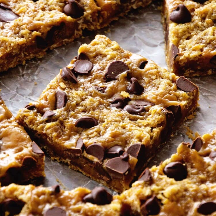 Caramel Oatmeal Bars ~ These Oatmeal Bars Have a Delicious, Ooey, Gooey Layer of Caramel and Sweet Chocolate Chips! Quick, Easy Dessert for Anyone!