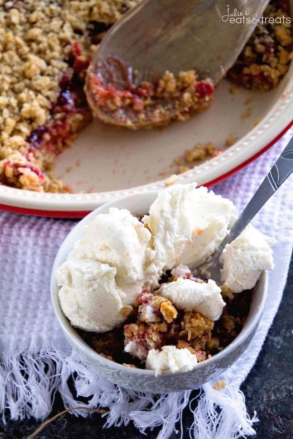 Cherry Crumble Pie ~ Quick, Easy and Delicious Cherry Dessert! Tons of Crunchy Crumb Topping and a Delicious Crumb Crust with Cherry Pie Filling!