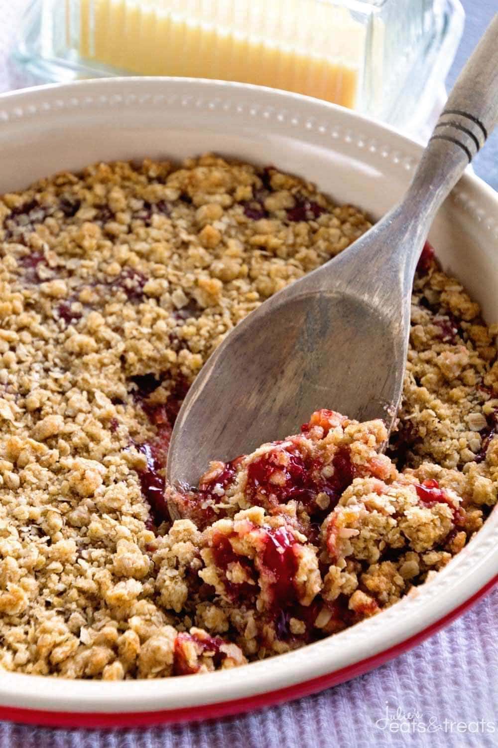 Cherry Crumble Pie ~ Quick, Easy and Delicious Cherry Dessert! Tons of Crunchy Crumb Topping and a Delicious Crumb Crust with Cherry Pie Filling!