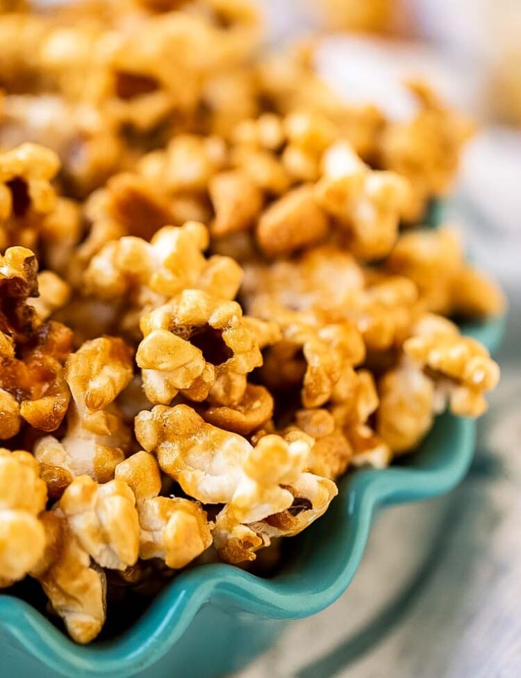 Easy Caramel Corn in teal bowl