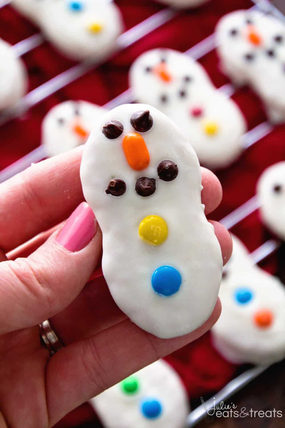 Snowman Cookies ~ Nutter Butter Cookies Dressed up as Cute Little Snowman for your Holiday Cookies!