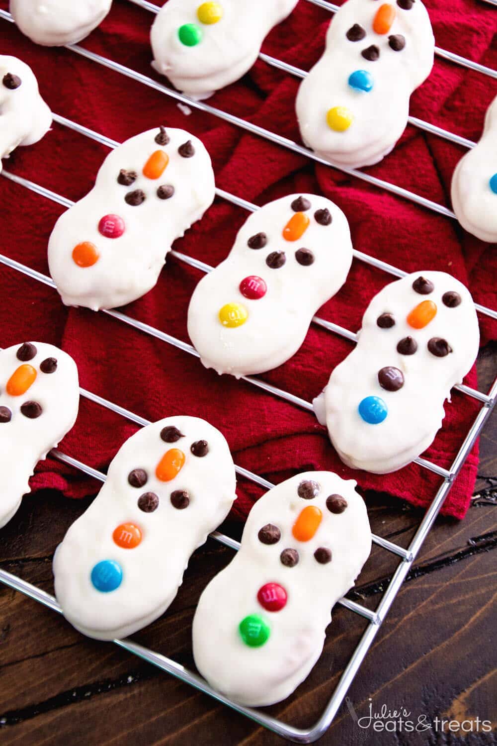 Snowman Cookies ~ Nutter Butter Cookies Dressed up as Cute Little Snowman for your Holiday Cookies!