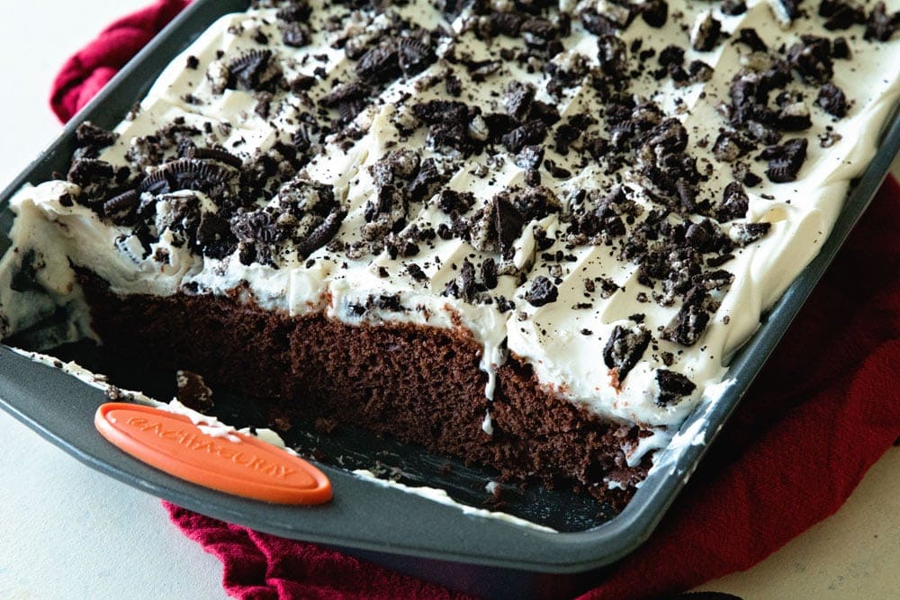 Oreo Puddin' Poke Cake ~ Chocolate Cake Topped with Oreo Pudding, Cool Whip and Crushed Oreos! Quick, Easy Poke Cake That Everyone Will Love!