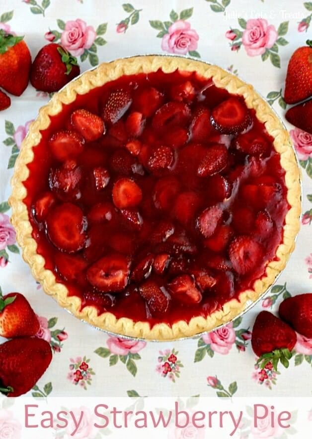 Easy Strawberry Pie ~ Quick and Easy Strawberry Pie anyone can make! via www.julieseatsandtreats.com