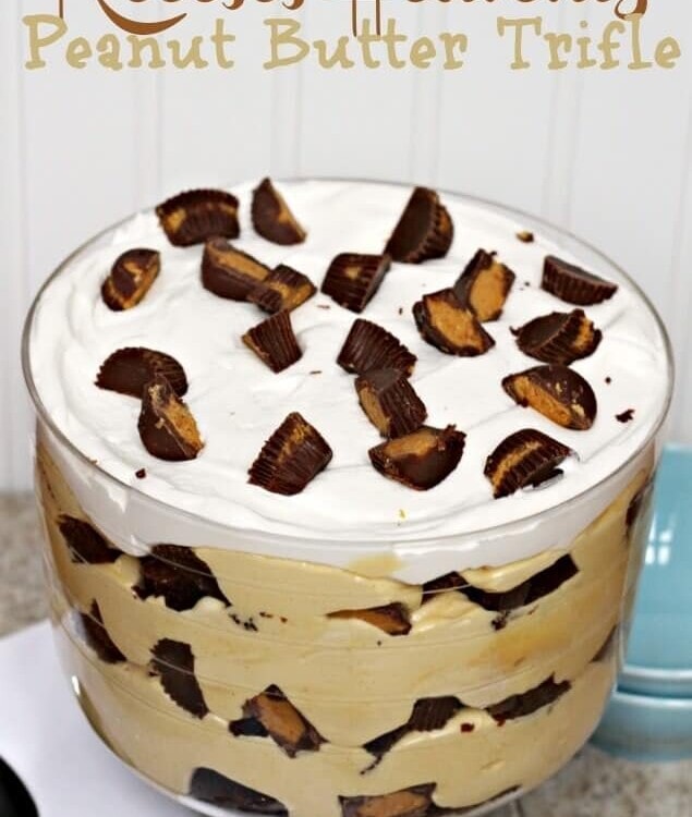 Reese's Heavenly Peanut Butter Trifle ~ Peanut Butter Pudding with Layers Of Brownies and Reese's Peanut Butter Cups! via www.julieseatsandtreats.com #recipe #Reeses
