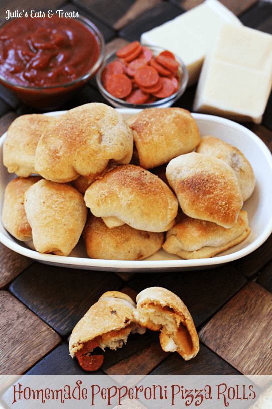 Homemade Pepperoni Pizza Rolls ~ Quick & Easy Weeknight meal for those on the go! via www.julieseatsandtreats.com