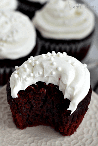 Red Velvet Cupcakes ~ Perfect Red Velvet Cupcakes topped with an amazing cream cheese frosting! #holidaysweets, #healthierholidays, #Truvia