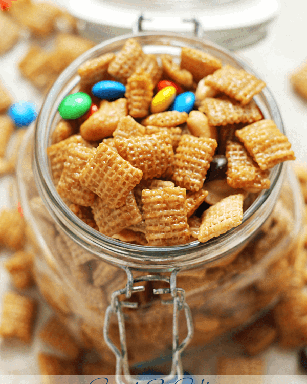 Sweet & Salty Cashew Chex Mix ~ Easy Snack Mix Loaded with Cashews, Chex, M&Ms & Cashews and Smothered in Caramel!