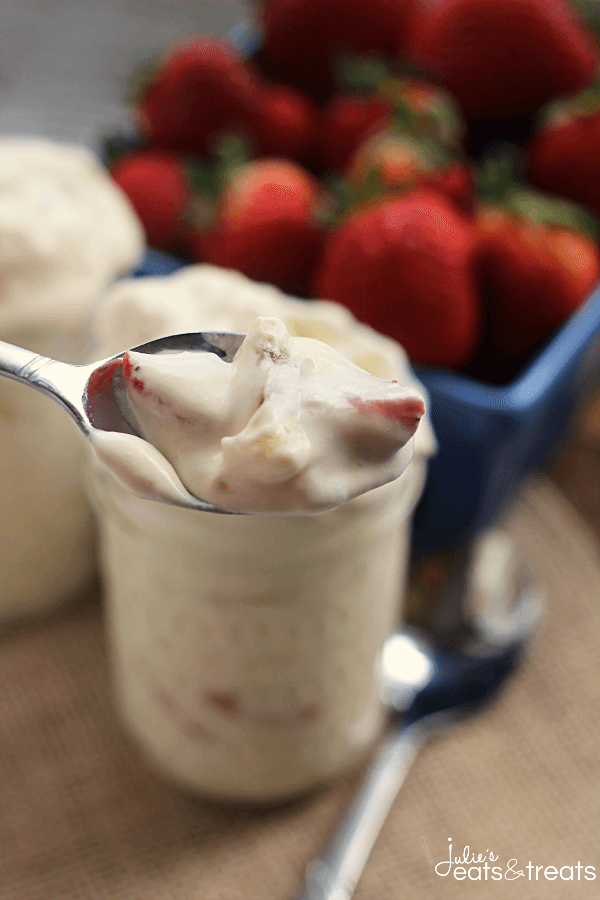 Strawberry Banana Pudding Fluff ~ Light, Fluffy Pudding Loaded with Fresh Strawberries, Bananas and Marshmallows!