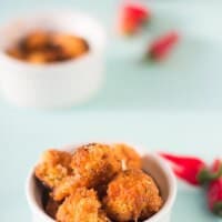 Cauliflower Bites in Honey Sriracha Sauce make a delicious and filling vegetarian meal that is a delicious balance of sweet and spicy!