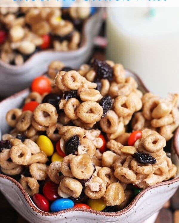 Cheerios Snack Mix ~ Easy, Sweet & Delicious Snack Mix Stuffed with Cheerios, Peanuts, Raisins & M&M's!