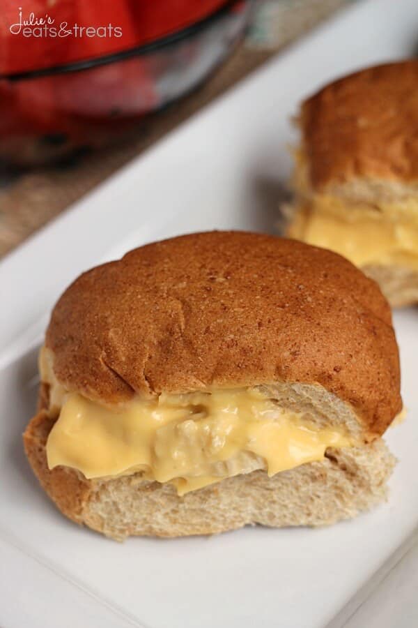 Cheesy Chicken Sandwiches ~ Super Easy Chicken Sandwiches Loaded with a Cheese Sauce!