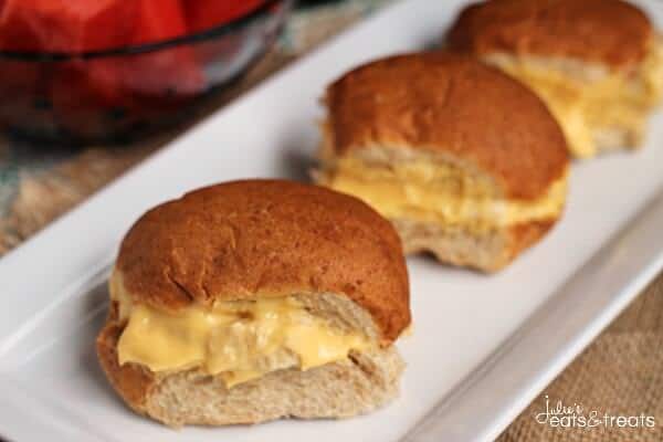 Cheesy Chicken Sandwiches ~ Super Easy Chicken Sandwiches Loaded with a Cheese Sauce!