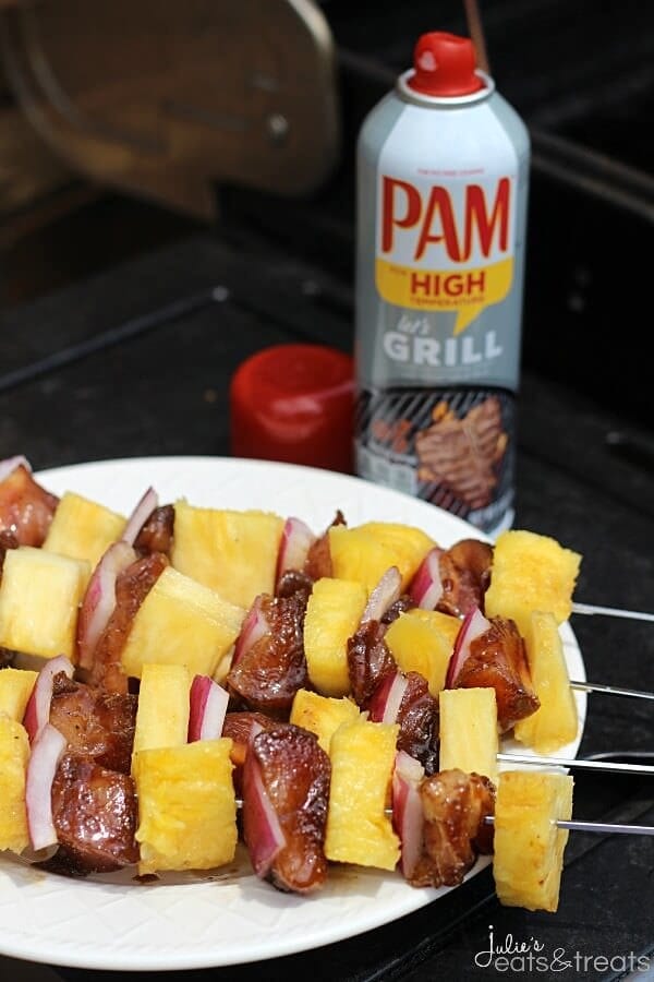Pineapple Chicken Kabob ~ Quick and Easy Marinated Kabobs that are the Perfect Combination of Sweet and Tangy!