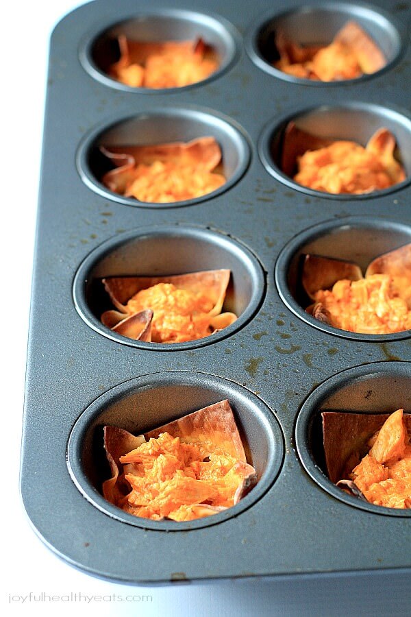 Skinny Buffalo Chicken Wonton Cups_4