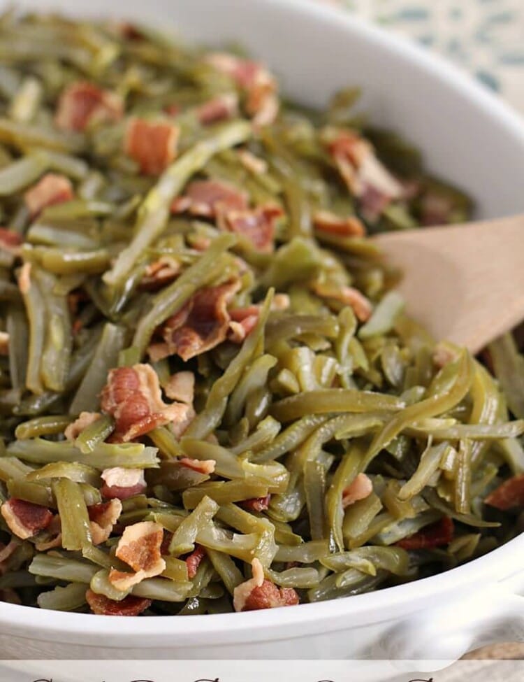 Crock Pot Bacon Green Beans ~ Quick and Easy Slow Cooked Side Dish Perfect for the Holidays!