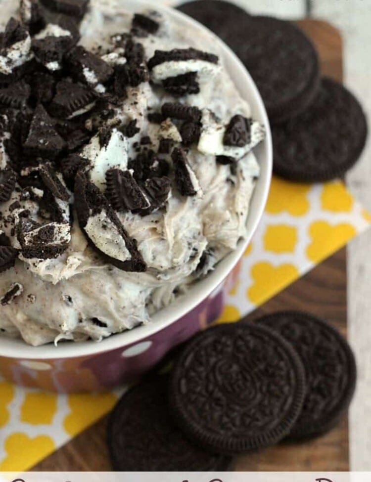 Cookies and Cream Dip ~ Quick, Easy Sweet Dip that's loaded with Oreos!