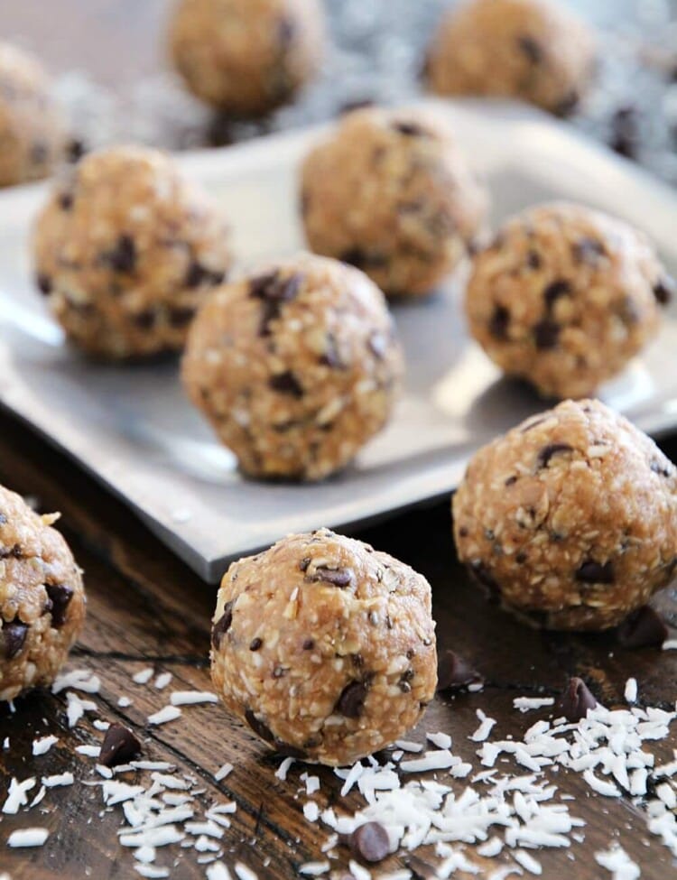 No Bake Chocolate Chip Energy Bites ~ Delicious Energy Bites Loaded with Chocolate Chips, Coconut, Oats, Flaxseed and Chia Seeds!