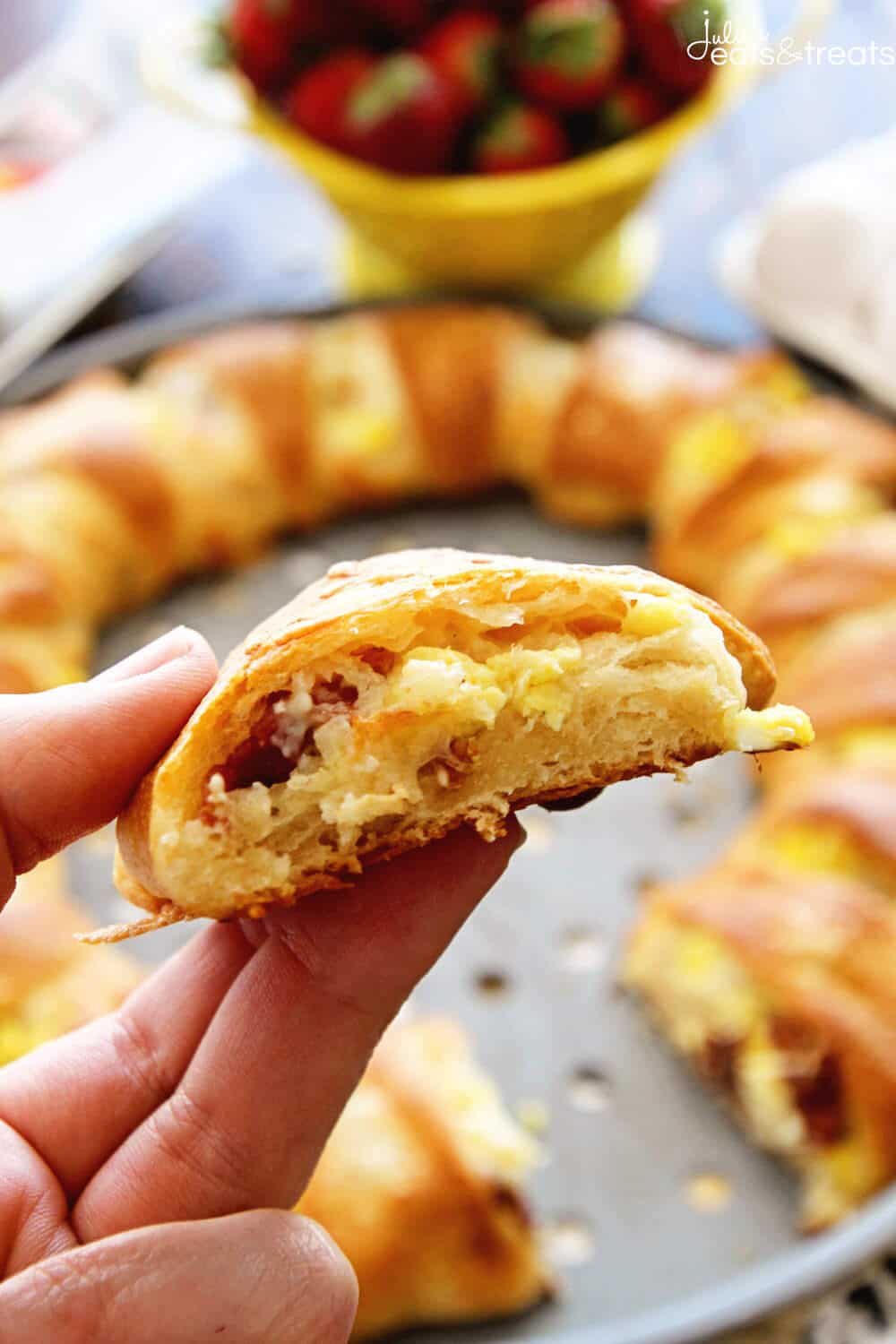 Cheesy Bacon & Egg Crescent Ring ~ Flaky Crescent Rolls Stuffed with Scrambled Eggs, Cheese, and Bacon for a Delicious Breakfast Recipe!