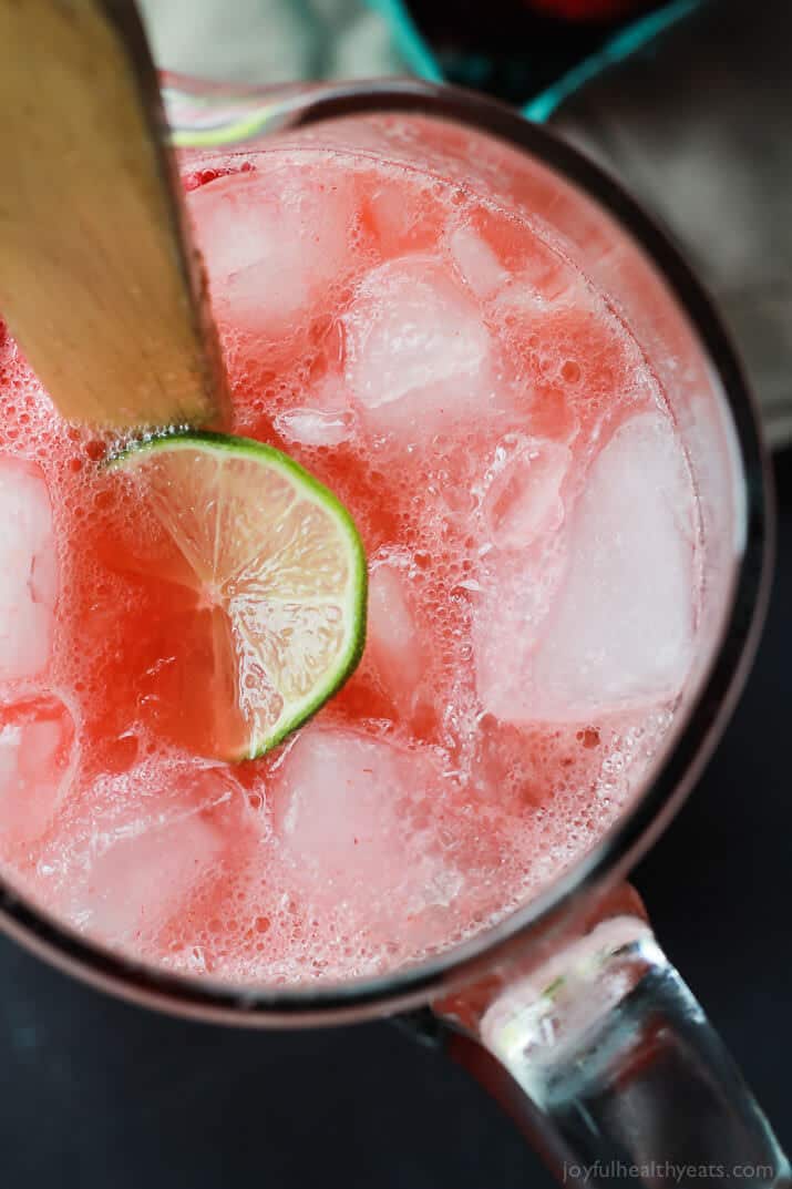 A fresh Strawberry Limeade made with 5 ingredients and done in 5 minutes - its a must this summer!