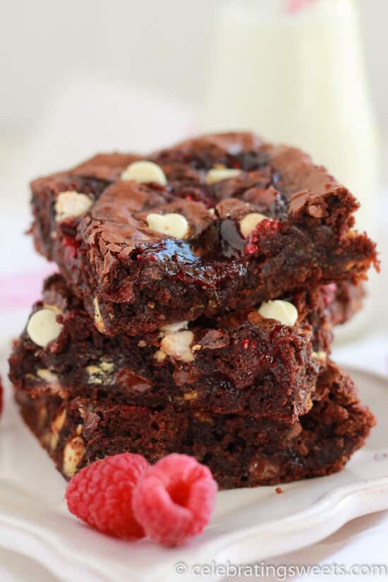 Raspberry White Chocolate Brownies ~ Fudgy brownie recipe filled with white chocolate chips, raspberry jam, and fresh raspberries. Simple and delicious!