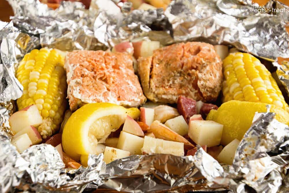 Cajun Shrimp Boil Foil Packets ~ Foil Packets Stuffed with Potatoes, Salmon, Shrimp, Summer Sausage, Corn and Seasoned with Cajun Seasoning! The Perfect Grilling Recipe!