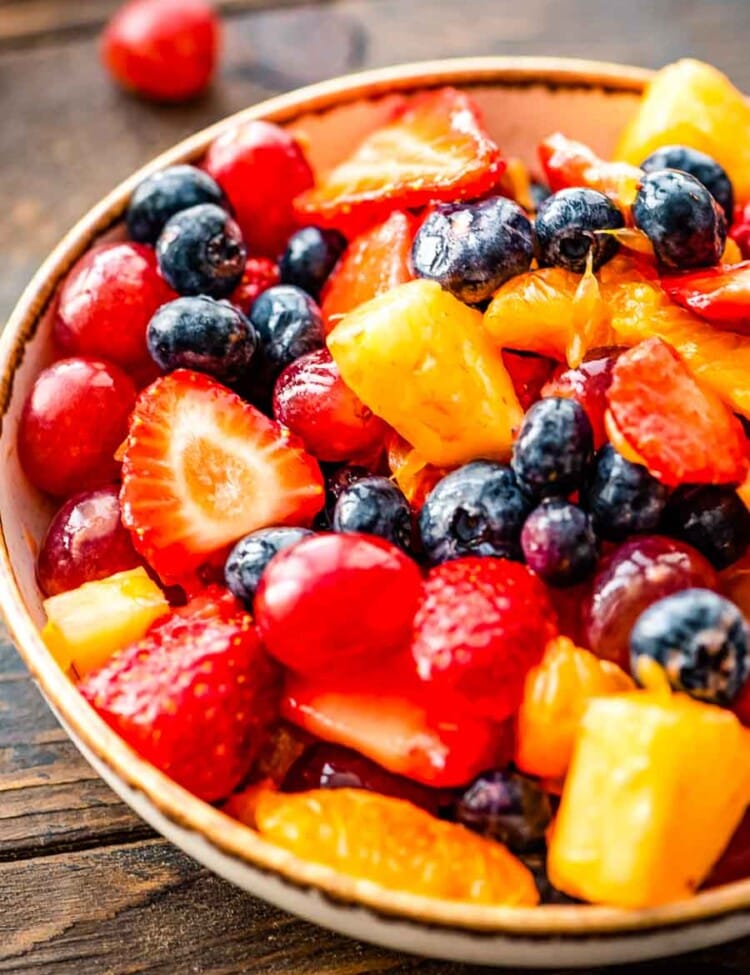 Prepared fruit salad in bowl