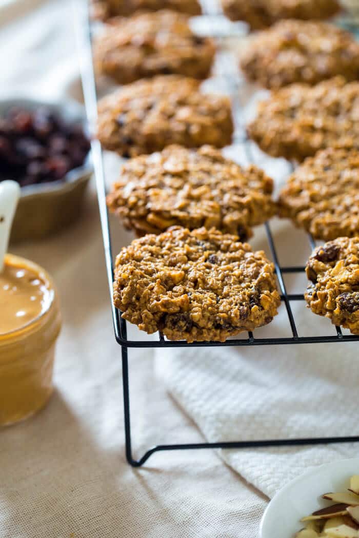 Apple Raisin Oatmeal Breakfast Cookies - These easy, one-bowl breakfast cookies are made with oatmeal, apples, raisins and almond butter for a healthy, vegan breakfast, perfect for busy mornings! | Julieseatsandtreats.com |