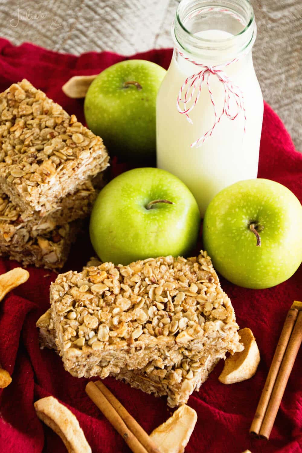 Chewy Cinnamon Apple Granola Bars ~ Soft, Chewy, Delicious Homemade Granola Bar Recipe Stuffed with Apples, Cinnamon, Oats, Pecans and Sunflower Seeds!