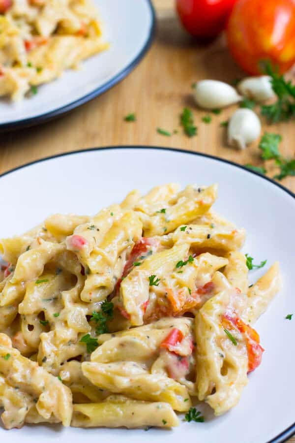 This Garlic and Herb Penne Pasta is flavorful, creamy and delicious and is ready in 20 minutes!-3