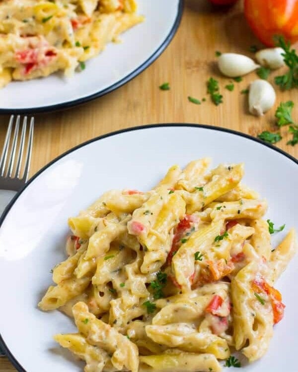 Garlic and Herb Penne Pasta Recipe ~ Quick, Easy, Delicious Pasta Dinner Ready in 20 Minutes! Loaded with Garlic, Tomato and Cheese!