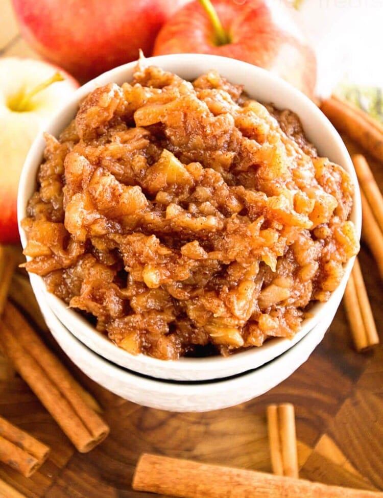 Light Crock Pot Applesauce Recipe ~ Delicious, Easy Applesauce that is slow cooked! Loaded with all the flavors of fall!