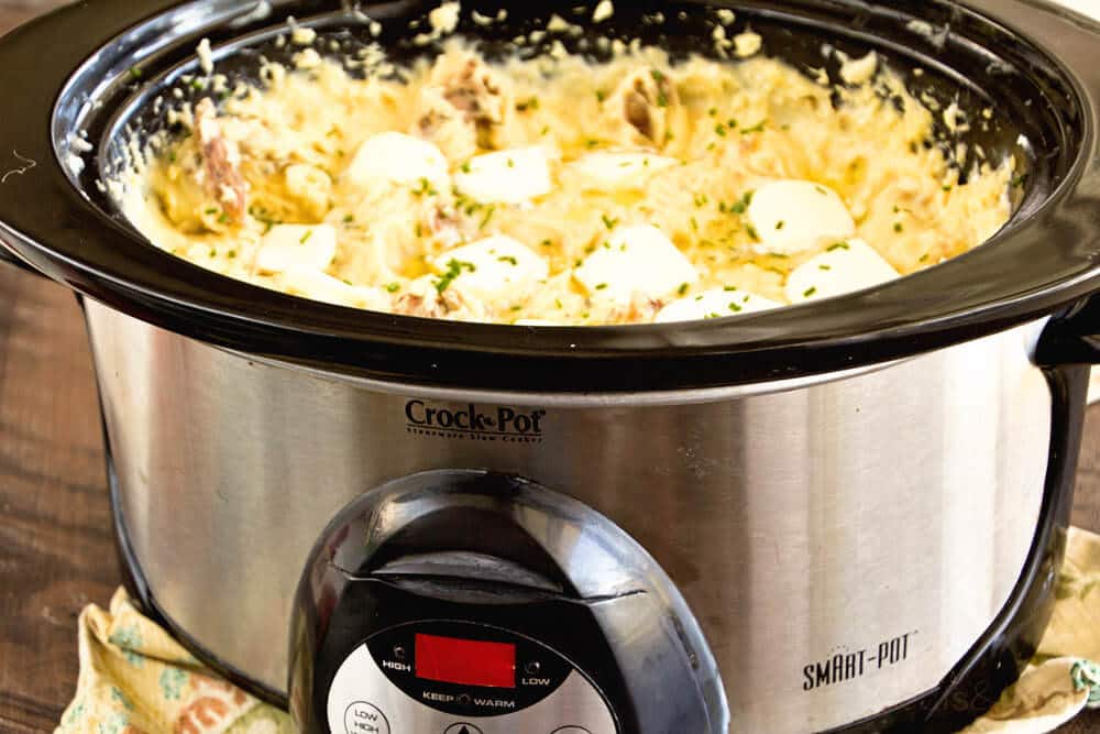 Crock Pot Garlic Mashed Potatoes Recipe - Julie's Eats & Treats