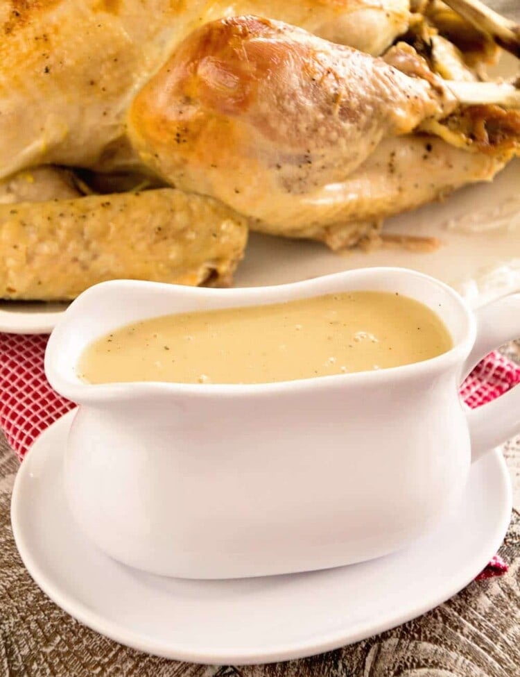 Easy Homemade Gravy Recipe ~ Delicious Homemade Turkey Gravy that Anyone Can Make!
