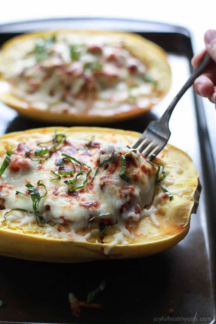 Stuffed Lasagna Spaghetti Squash Recipe ~ The Healthiest Lasagna You'll Ever Eat! Tender Spaghetti Squash Stuffed with Lasagna Filling!