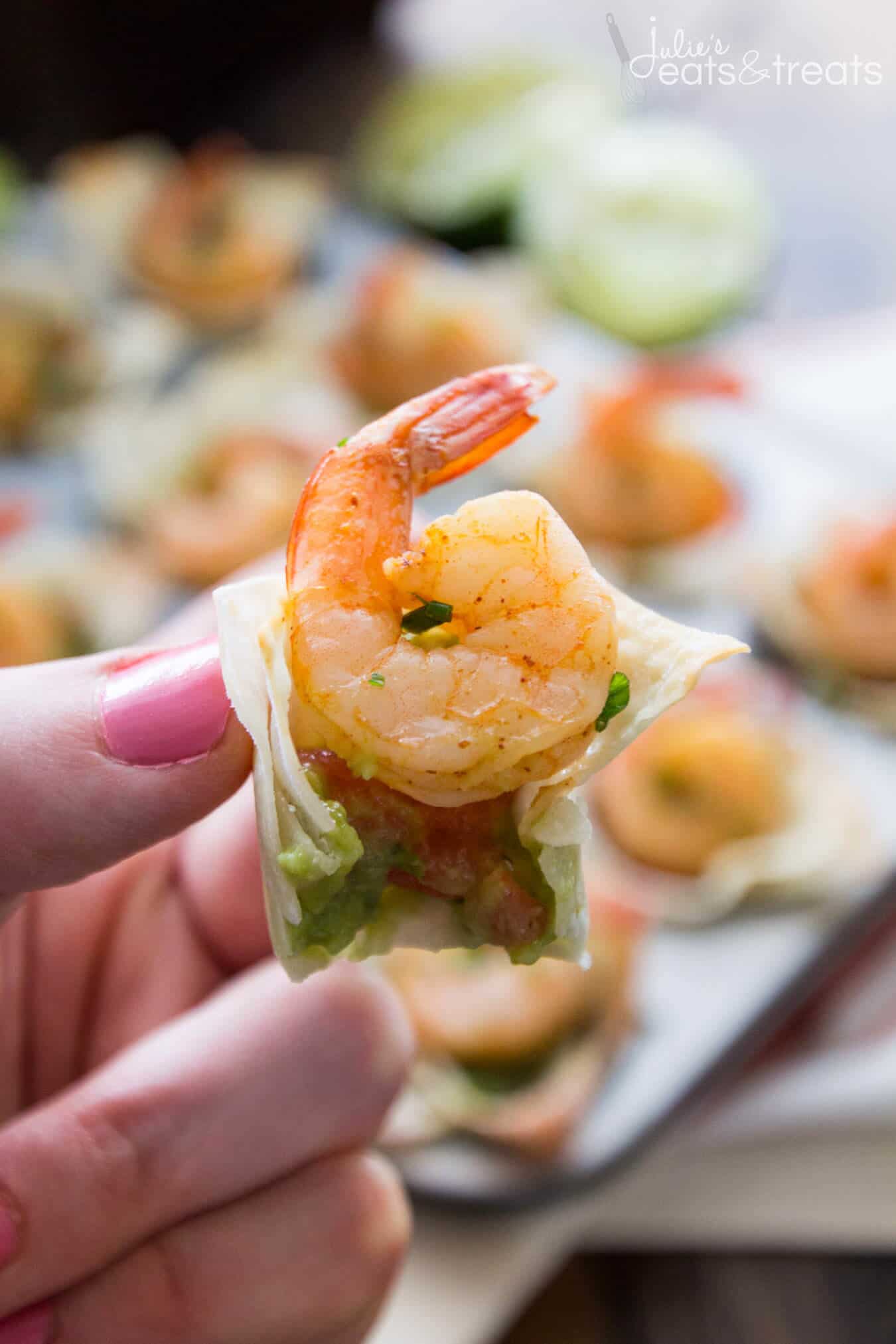Light Tex Mex Shrimp Bites Recipe ~ Perfect Holiday Appetizer! Crunchy Wonton Shells Stuffed with Pico de Gallo, Guacamole, and Shrimp! Plus, it's a Light Appetizer So You Won't Feel Guilty!