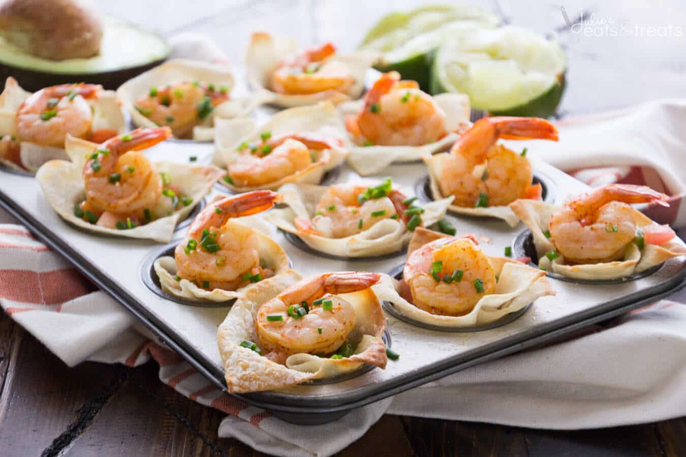 Light Tex Mex Shrimp Bites Recipe ~ Perfect Holiday Appetizer! Crunchy Wonton Shells Stuffed with Pico de Gallo, Guacamole, and Shrimp! Plus, it's a Light Appetizer So You Won't Feel Guilty!