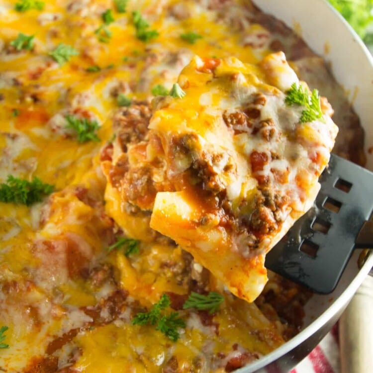 Skillet Lasagna Recipe ~ Craving Lasagna and Short on Time? Try this Delicious, Easy Lasagna Recipe Made in One Skillet and the Perfect Weeknight Dinner!
