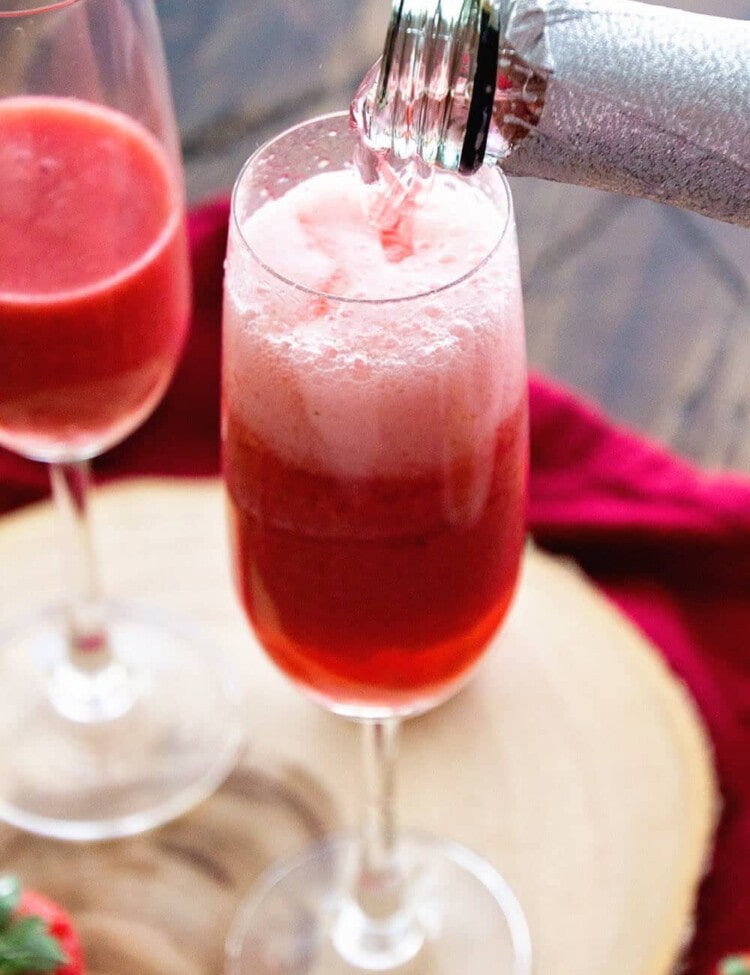 Strawberry Bellini Recipe ~ Delicious, Easy Bellini Recipe Perfect for Celebrating! Fresh Strawberries, Brandy and Sparkling Moscato Make this a Festive Drink!