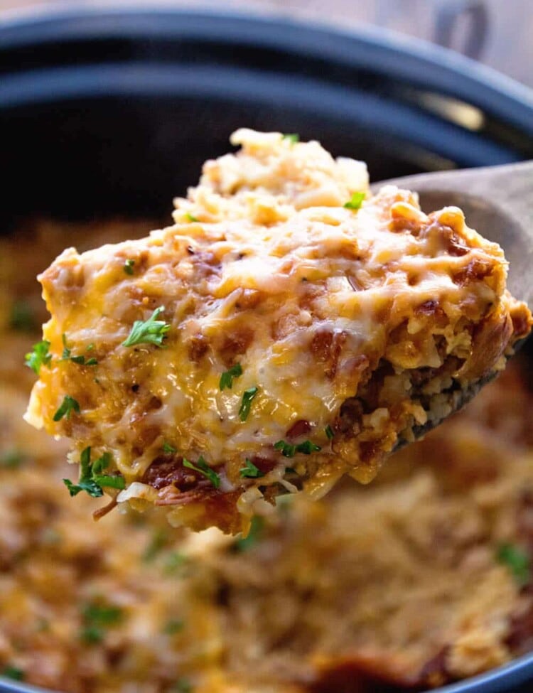 Turkey Crock Pot Breakfast Casserole ~ Wake Up to Breakfast Ready in the Morning! This Make Ahead Breakfast Casserole Recipe Cooks During the Night so You Can Enjoy Breakfast! Stuffed with Turkey Sausage, Hash Browns and Eggs!