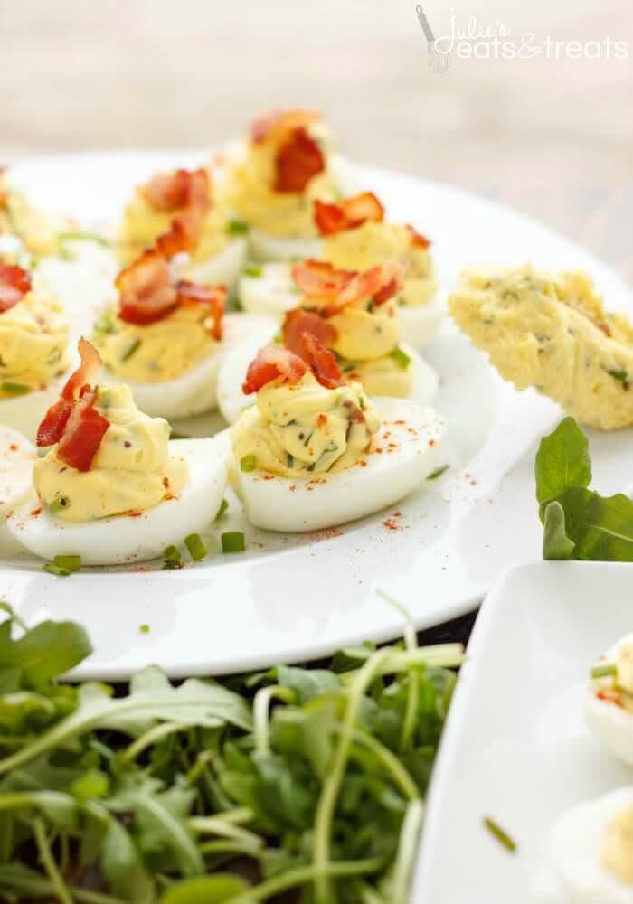 Sour Cream, Chive, and Bacon Deviled Eggs Recipe ~ Creamy Deviled Eggs Loaded with Sour Cream, Chive and Bacon! Perfect Side Dish for the Holiday!