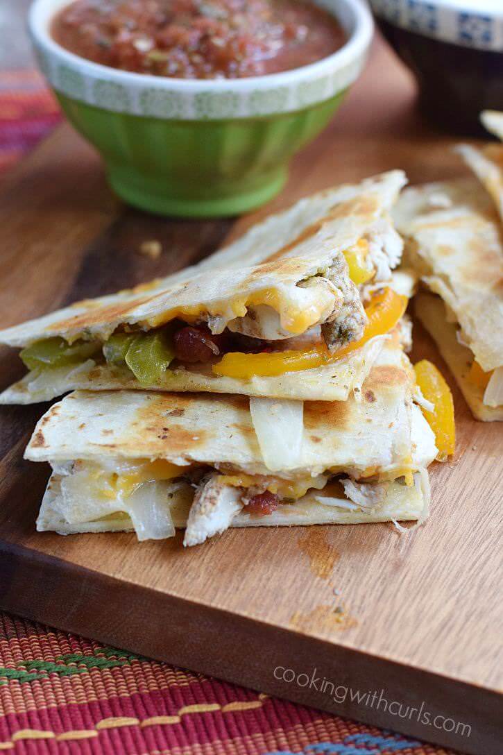 Chicken-Fajita-Quesadillas-with-melted-cheeses-and-grilled-to-perfection-cookingwithcurls.com_