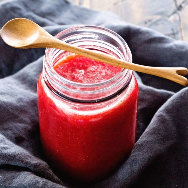 3 Ingredient Easy Strawberry Rhubarb Jam Recipe ~ This Strawberry Rhubarb Jam is so Quick and Delicious that Anyone Can Make It! Plus it's Lightened Up!
