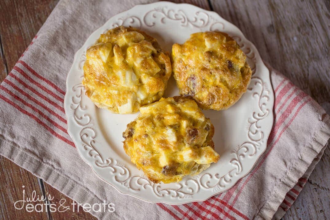 English Muffin Breakfast ideas ~ Melted Cheese, Warm Eggs and Bacon Piled on an English Muffin! Make Them Ahead, Warm Up and it's the Perfect Grab and Go Breakfast for on the Run!