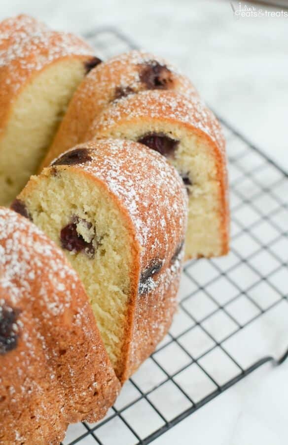 Blueberry Sour Cream Pound Cake Recipe ~ This Easy Dessert Is Perfectly Moist and Soft! Stuffed with Juicy Blueberries and Dusted with Powdered Sugar!