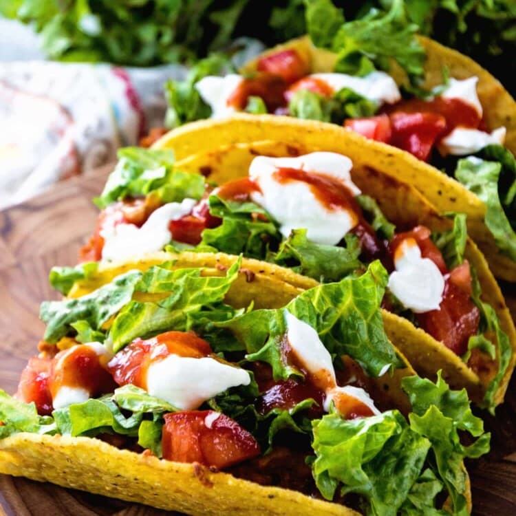 Easy Baked Tacos Recipe ~ Super Easy and Delicious Tacos That Are Baked in the Oven for a Quick Weeknight Meal! Perfect No Stress Meal the Whole Family Will Love!