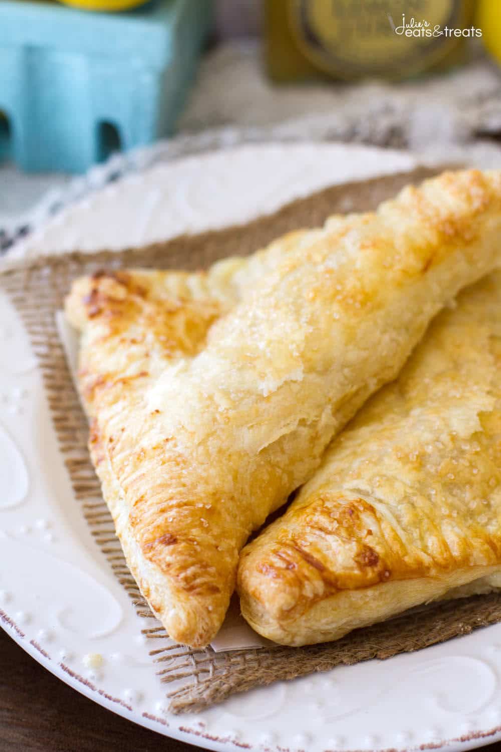 This easy lemon cream turnover recipe uses only 6 ingredients, making them a quick and easy breakfast, snack or dessert! 