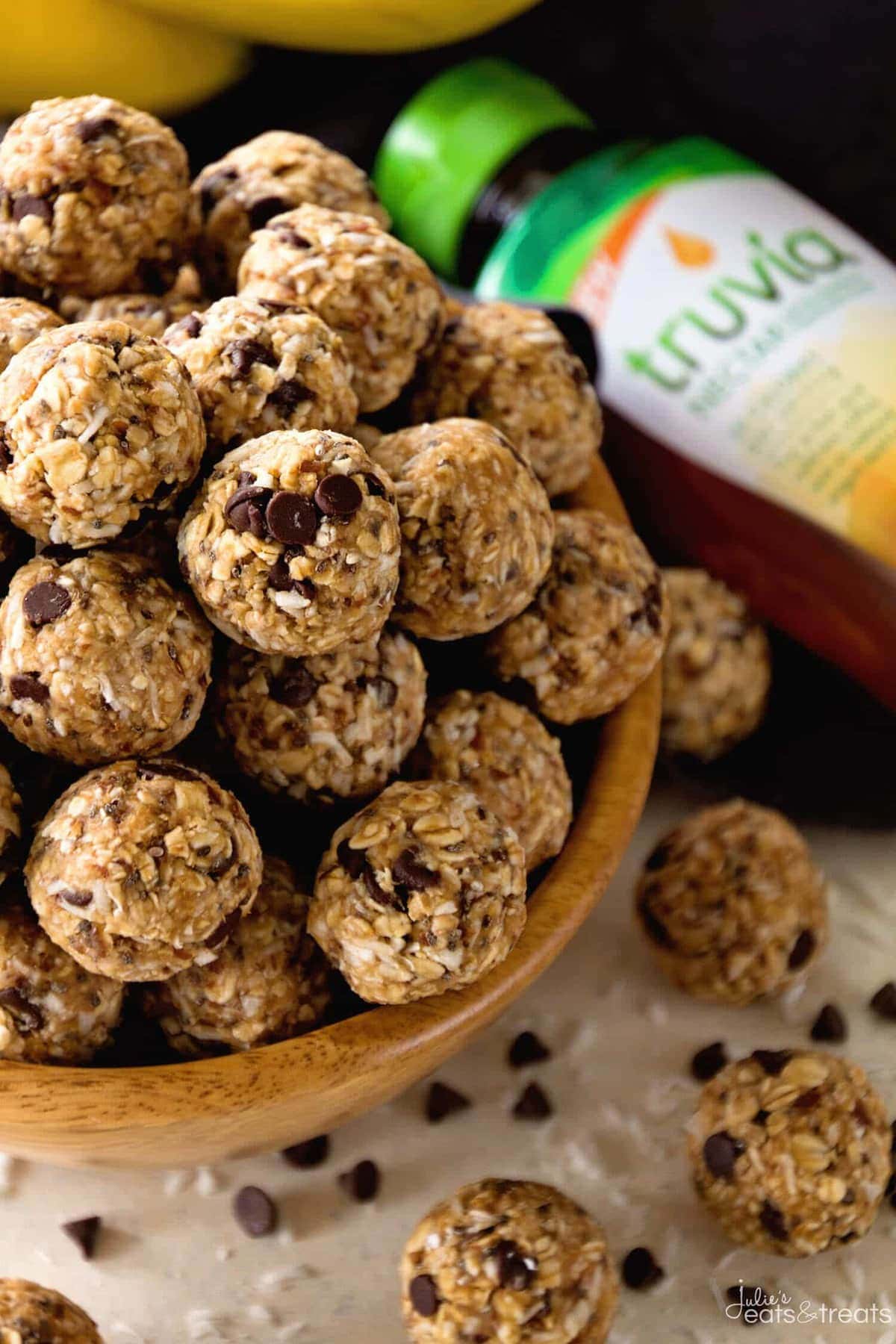 No Bake Chocolate Banana Energy Bites Recipe ~ Delicious Recipe for Energy Bites Loaded with Chocolate Chips, Banana, Coconut, Oats, Flaxseed, Chia Seeds and Spiced with Cinnamon!